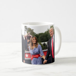 最初女性を持つMelaniaドナルド・トランプ コーヒーマグカップ