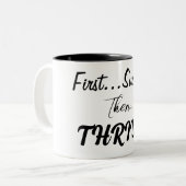 最初生き延びに、それから…繁栄！ ツートーンマグカップ (正面左)