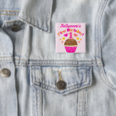 最初誕生日のカップケーキ(女の子) 缶バッジ (インサイチュ)