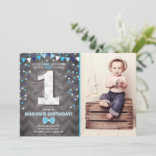 最初誕生日の招待状の男の子者の濃紺Bowtie 招待状 (スタンド正面)