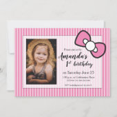 最初誕生日、ストライブ柄、名前入りな弓を飾って下さい 招待状 (正面)