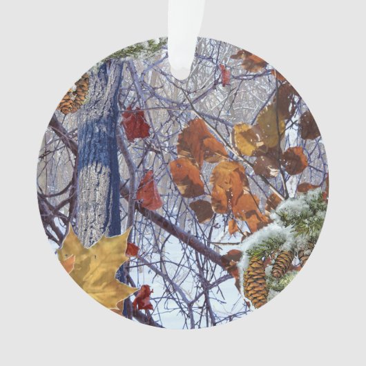最初雪の冬場面カムフラージュの絵画 オーナメント (正面)