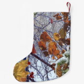 最初雪の冬場面カムフラージュの絵画 スモールクリスマスストッキング (裏面)