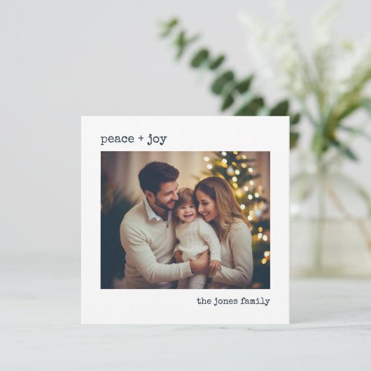 最小の写真を使ったパーソナライズされたホリデーカード シーズンカード (スタンド正面)