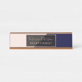 最小主義の赤面のピンクの濃紺色のブロック デスクネームプレート (正面)