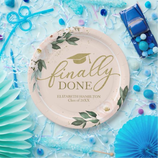 最後に行われたピンク赤面フローラ卒業パーティー ペーパープレート (パーティー)