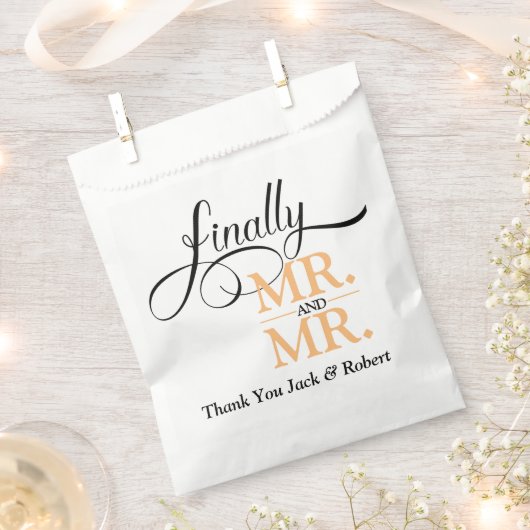 最後にMr.とMr.ウェディングレセプション フェイバーバッグ (クリップ留めされた状態)