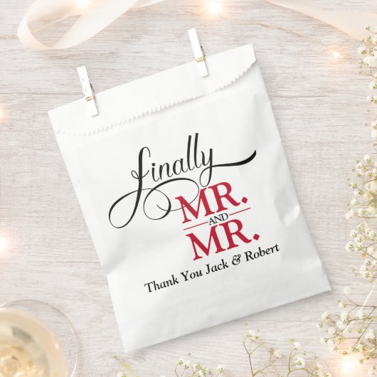 最後にMr.とMr.ウェディングレセプション フェイバーバッグ (クリップ留めされた状態)