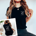 最後のトーストオンザコーストビーチバチェロレッテ Tシャツ<br><div class="desc">コースト祝ビーチの最後のトーストのバチェロレッテTシャツと沿岸の魅力 – あなたのビーチバチェロレッテのための贅沢とスタイルの典型。このカスタムシャツは単スタイリッシュなる服装ではなく、贅沢のシンボルでパーソナライズされた、海岸での最後のトーストにぴったりだ。このシャツは「Last Toast On The Coast」というフレーズを使い、思い出に残るビーチバチェロレッテのトーンを設定する。高級パーソナライズされたバチェロレッテデザインと白黒のソーシャルクラブのアクセントを加えることで、カクテルのソーシャルクラブの雰囲気に最適な洗練された粘り強い外観を作り出す。名前の付いたカスタムtouchシャツのオプションは個人的なブライダルパーティを追加しユニーク、あなたの服装に意味のある追加にする。Last Toast On The Coast CoastのビーチバチェロレッテTシャツカジュアルは、コーストでカクテルを飲んだり、一日を過ごしたりしても、心地よいとスタイルの両方でブライダルパーティを際立たせることができる。このシックでシックなシャツでバチェロレッテの服装を高めパーソナライズされた、お祝いの贅沢さと洗練さを反映した表現を作る。カクテル・ソーシャル・クラブテーマを搭載したバックプリントは、優雅さのtouchを追加し、ビーチバチェロレッテ中の永続的な思い出を作成する。</div>