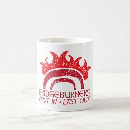 最後の記章2のBridgeburners最初に コーヒーマグカップ (中央)