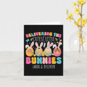 最愛のブンニーズ復活祭の労働とデルの提供 カード (黄色い花)