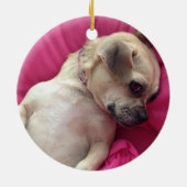 最愛の子犬の汽笛の音犬のクリスマスのオーナメントのピンク セラミックオーナメント (裏面)