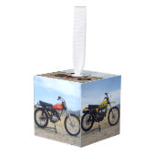 最終的なヴィンテージのオートバイのクリスマスのオーナメント キューブオーナメント (正面アングル)