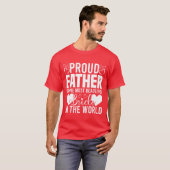 最誇りを持ったも美しい花嫁の父おもしろい Tシャツ (正面フル)