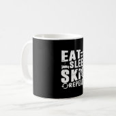 最高のス食べプアパレルSLEEP SKI REPEAT おもしろい コーヒーマグカップ (正面左)
