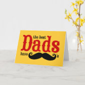最高のパパはMustachesカード カード (黄色い花)