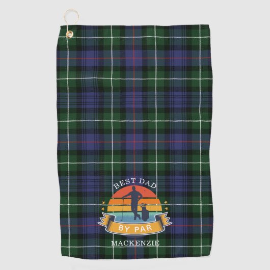 最高のパパバイパープライドマケンジーグリーンパープルパープル ゴルフタオル (正面)