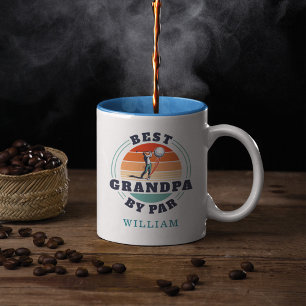 最高のパーソナライズされたGrandpaバイパーゴルフ誕生日 ツートーンマグカップ