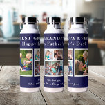 最高のモダンGrandpa写真コラージュタイポグラフィ ウォーターボトル<br><div class="desc">幸モダンせ父の日GRANDPA EVERコンテンポラリー最高の5家族の写真コラージュタイポグラフィのスクリプトのテンプレートと海軍の白い水のボトルパーソナライズされたを保持しています。          5人の家族の写真とカスタムあなたのテキストで独自の作成！文字と背景の色を変更できる。              お父さんの日や誕生日の祖父や孫に対する可愛い贈り物。</div>
