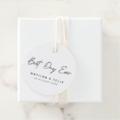 最高の日 |ホワイトウェディングのミニマリスト フェイバータグ (インサイチュ)