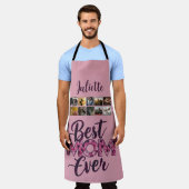 最高の母エバーピンクフローラタイポグラフィ エプロン (着用した状態)