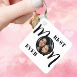 最高の母 キーホルダー<br><div class="desc">こ最高ののMom Ever Photo KeychainはMomと同じ飾タイポグラフィでスタイリッシュある。写真で簡単にカスタマイズ。完璧な母の日の贈り物を作る。</div>