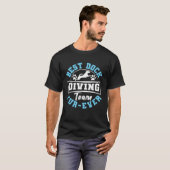 最高の波止場ダイビングチームファーエバードッグスポーツ波止場ジャンプ Tシャツ (正面フル)