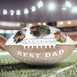 最高の素朴パパ3 Photo Collage Father's Day アメリカンフットボール<br><div class="desc">素朴素朴最高のモダンパパ3 Photo Collage Father's Day Football.ベージュ素朴な背景とトレンディータイポグラフィ。写真はブラシストロークのフレームに表示される。3つの家族の写真と甘いメッセージにあなたの名前でパーソナライズ。文字パパをパパ、パップ、パパにもし変更する。父の日、誕生日、またはクリスマスにパパや新しい父親のための完璧な贈り物。スポーツ素晴らしが大好きなパパのための記念サッカー。</div>