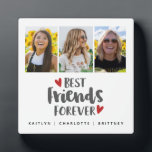 最高のFriends Forever Photo Collage フォトプラーク<br><div class="desc">3枚の写真とタモダンイトルを持つ友シンプル人のためのハートと写真コラージュの表示最高のは、あなたの文字と永遠に友達。Blackberry Boulevardによって設計。</div>