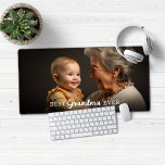 最高のGranparentの写真 デスクマット<br><div class="desc">モダン最高のおばあちゃん又は祖父母フォトマウスパッドデスクマット。写真とお気に入りの文字をおもしろいデザインに追加パーソナライズされた!cedarandstring@gmail.comで連絡お問い合わせもしデザインまたはマッチング製品のサポートが必要です。</div>