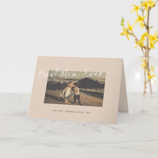 最高のMom Ever Chic Handwriting Script写真モダン カード (黄色い花)