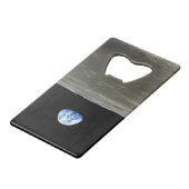 月からの地球の黒い宇宙：地球の上昇 クレジットカード栓抜き (正面アングル)