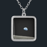 月からの地球宇宙宇宙 シルバープレートネックレス<br><div class="desc">月からの地球の宇宙宇宙写真</div>