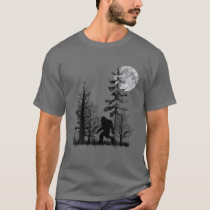 月で森に隠れるビッグフットサスカッチ Tシャツ