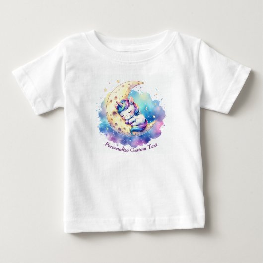 月で眠るかわいいベイビーユニコーン ベビーTシャツ (正面)