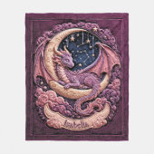 月で眠るピンクドラゴン 名前入り フリースブランケット (正面)