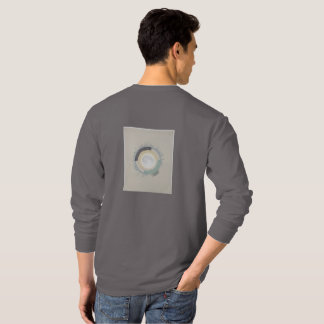 月で針仕事にいそしむtシャツ tシャツ