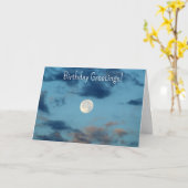 月とかわいらし雲の空の誕生日カード カード (黄色い花)