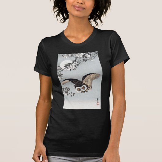月とフクロウ、古邨飛んでいるフクロウ&ムーン、小村、浮世絵 Tシャツ (正面)