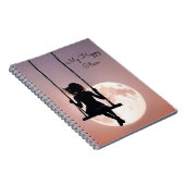 月と一緒にスイングしている女の子 ノートブック (右側)