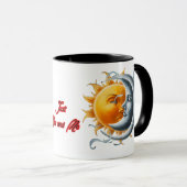 月と太陽が素敵な瞬間を楽しむ マグカップ (正面右)