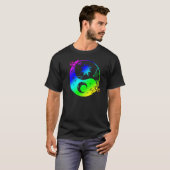 月と太陽のOmツリーの生活の仏教曼荼羅イン Tシャツ (正面フル)