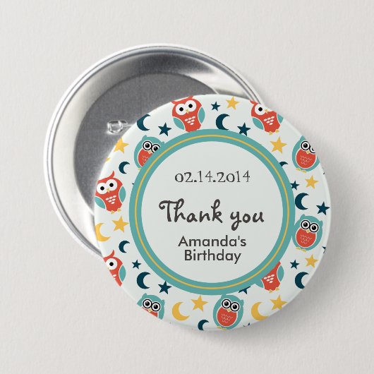 月と星の付いたかわいい夜型フクロウの漫画 缶バッジ (正面&裏面)