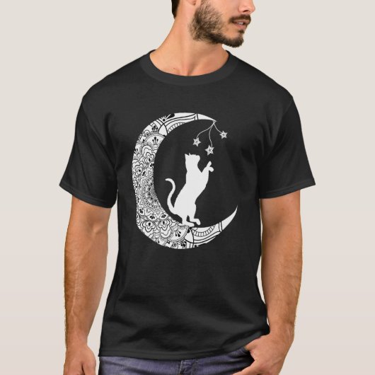 月と猫 遊び心のある猫の曼荼羅 半月 ウ Tシャツ (正面)