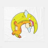 月と眠るキリン フリースブランケット (正面(横))