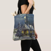 月と雪の冬の教会 トートバッグ (クローズアップ)