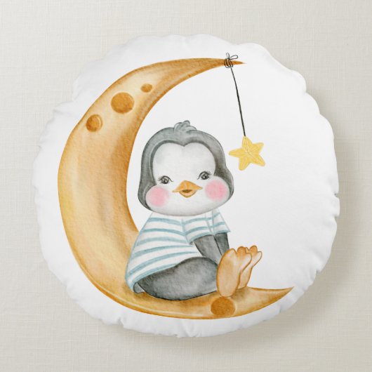 月と雲に座る可愛い小さなペンギン ラウンドクッション (正面)