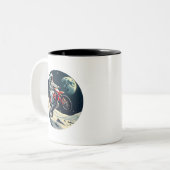 月にモトクロスに乗る宇宙飛行士 ツートーンマグカップ (正面左)