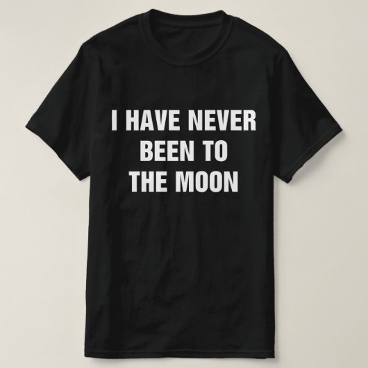 月に一度も行ったことがない Tシャツ (デザイン正面)