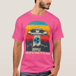 月に向かうリップルXrpのおもしろい保持 Tシャツ
